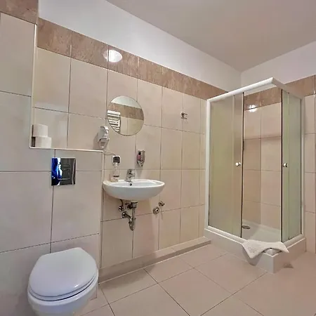 Hostel Dv Morski - Z Prywatnymi Lazienkami *