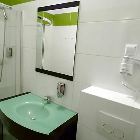 Hostel Dv Morski - Z Prywatnymi łazienkami