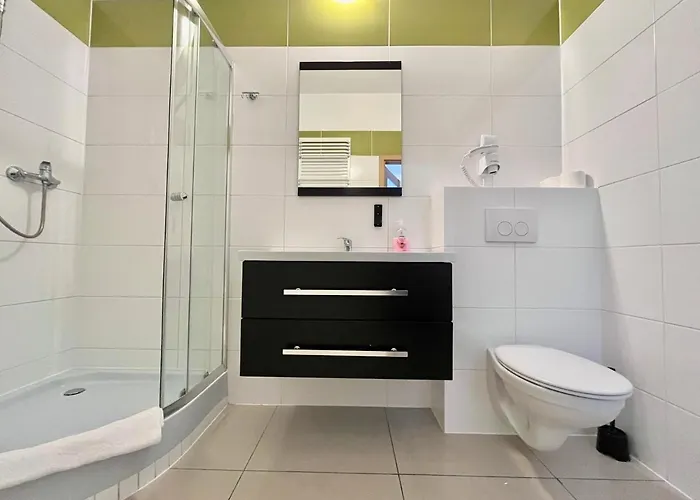 Dv Morski - Z Prywatnymi Lazienkami Хостел