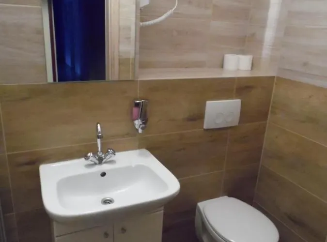 Dv Morski - Z Prywatnymi Lazienkami Хостел